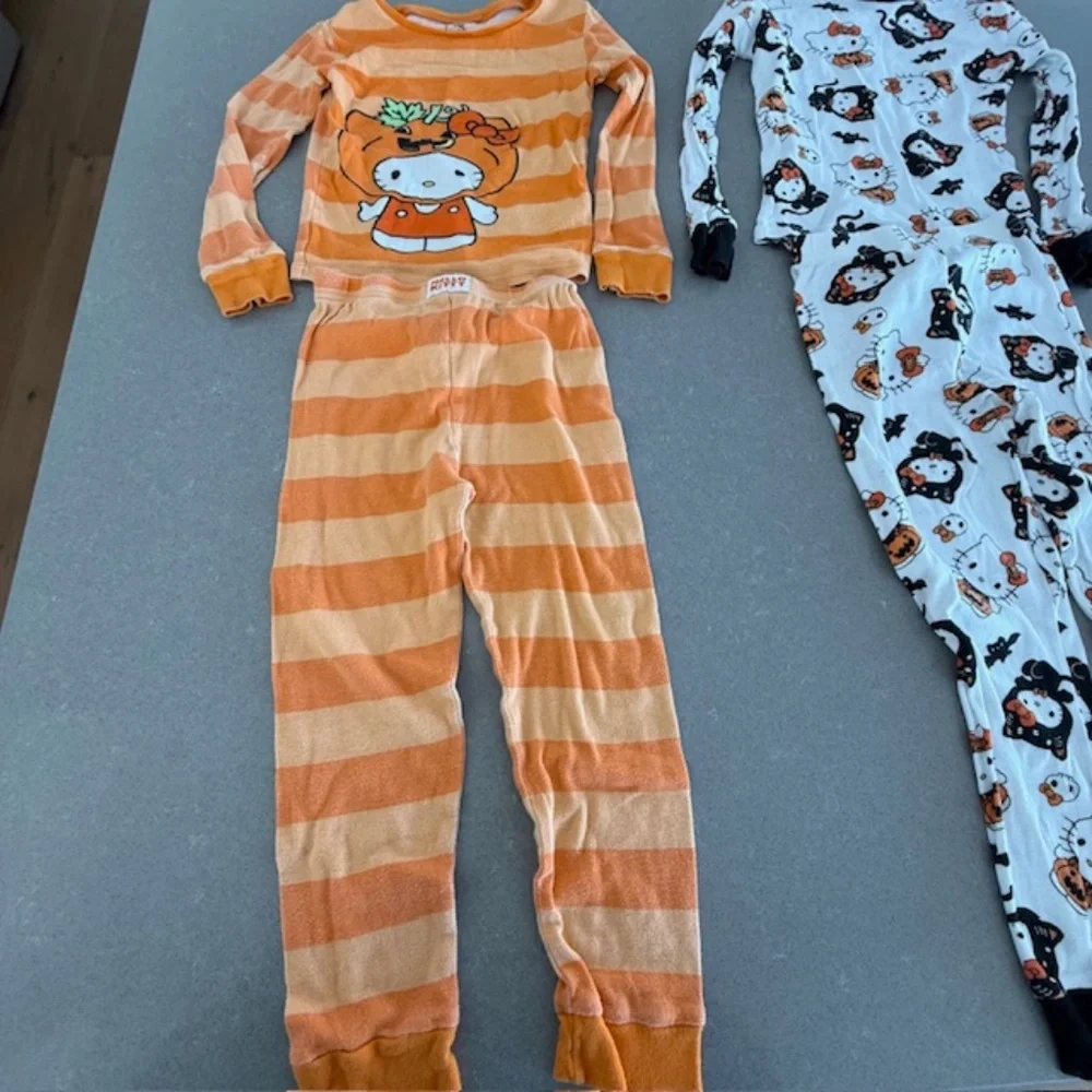 Girl 4 piece Halloween Hello Kitty Long Sleeve Pant & Shirt PJ Set (2 sets) Sz 6